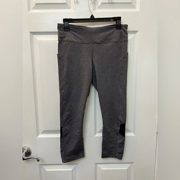 Lululemon Pace Rival Crop *22"
Heathered Black / Black (First Release) - Picture 3 of 6